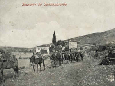 Santiquaranta è anche il nome italiano di Sarandë, ridente località portuale albanese, dal 1940 al 1944 nota anche come Porto Edda (quella Edda, sì).