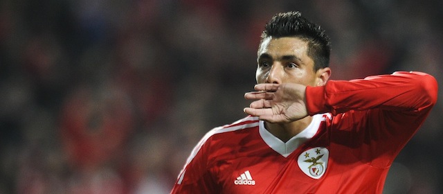 Benfica's Paraguayan forward Oscar Cardozo celebrates after scoring against Otelul Galati during their UEFA Champions League, Group C, football match at the Luz Stadium in Lisbon on December 7, 2011. AFP PHOTO / PATRICIA DE MELO MOREIRA (Photo credit should read PATRICIA DE MELO MOREIRA/AFP/Getty Images)