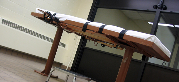 TO GO WITH AFP STORY US-JUSTICE-EXECUTION This November 30, 2009 photo shows the witness room facing the execution chamber of the "death house" at the Southern Ohio Correctional Facility in Lucasville,Ohio. AFP PHOTO/CAROLINE GROUSSAIN (Photo credit should read CAROLINE GROUSSAIN/AFP/Getty Images)