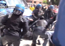 Il manifestante picchiato dalla polizia a Roma