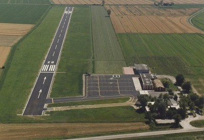 L'aeroporto di Carpi-Budrione, stranamente, non è ancora meta di pellegrinaggi.