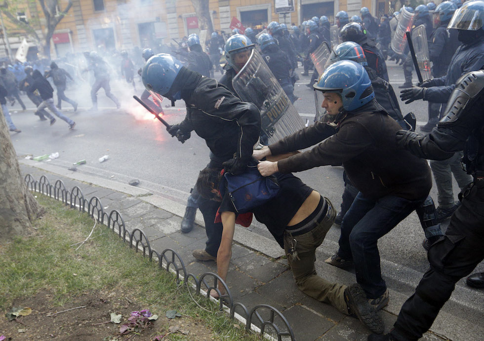 Il capo della Polizia e il «cretino da identificare»
