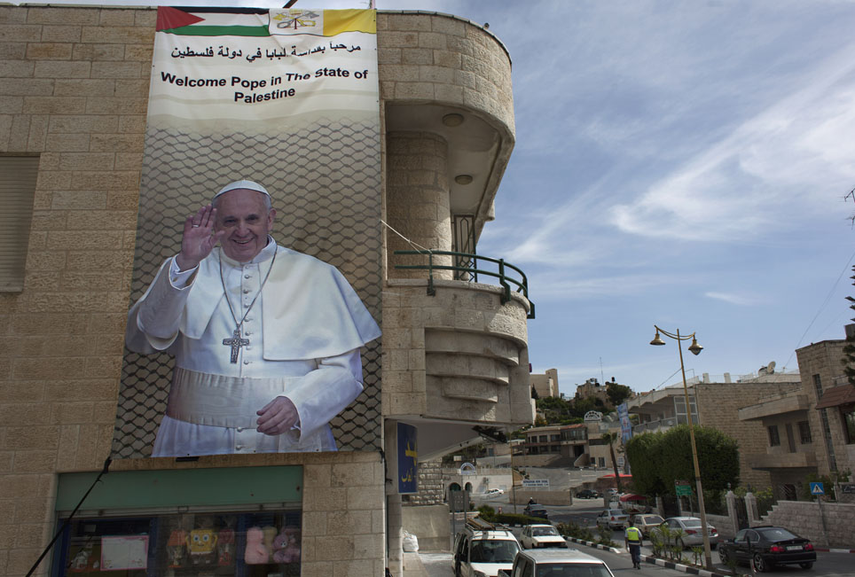 Comincia la visita del Papa in Medio Oriente