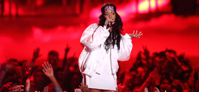 Rihanna performs on stage at the MTV Movie Awards on Sunday, April 13, 2014, at Nokia Theatre in Los Angeles. (Photo by Matt Sayles/Invision/AP)