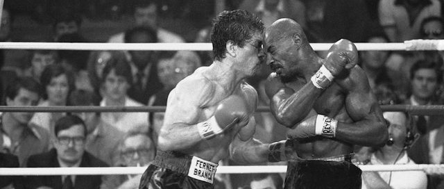 Marvin Hagler nel match contro il campione mondiale dei pesi medi Vito Antuofermo a Las Vegas, primo dicembre 1979. 
(AP Photo)