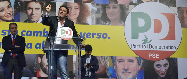 Foto Daniele Leone / LaPresse
22-05-2014 Roma
Chiusura della campagna elettorale del PD a Piazza del Popolo
Nella foto Matteo Renzi

Photo Daniele Leone / LaPresse
22-05-2014 Roma (Italy)
Closing rally of the election campaign of the pd in Piazza del Popolo
In the photo Matteo Renzi