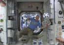 Giocare a calcio nello spazio (e guardare i Mondiali)