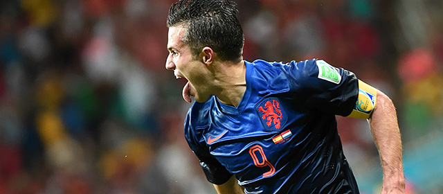 Netherlands' forward Robin van Persie celebrates scoring his team's fourth goal during a Group B football match between Spain and the Netherlands at the Fonte Nova Arena in Salvador during the 2014 FIFA World Cup on June 13, 2014. AFP PHOTO / DAMIEN MEYER
