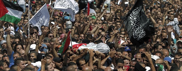 I funerali per il ragazzo palestinese ucciso