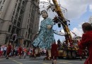 Le marionette giganti a Liverpool, in Inghilterra