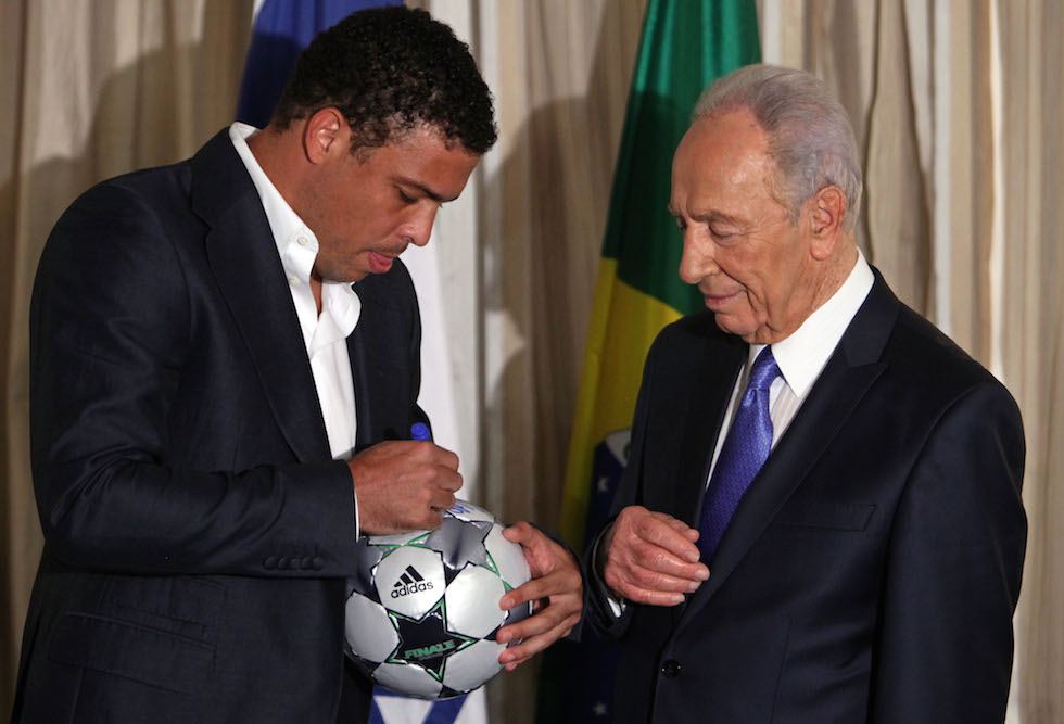 Shimon Peres, Ronaldo