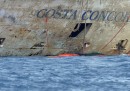 Le foto della Costa Concordia emersa
