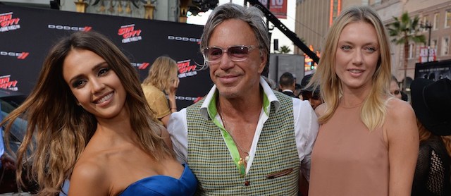 Jessica Alba, Mickey Rourke e la modella Anastassija Makarenko
(MARK RALSTON/AFP/Getty Images)