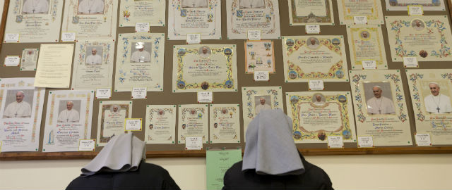 Il business delle pergamene benedette