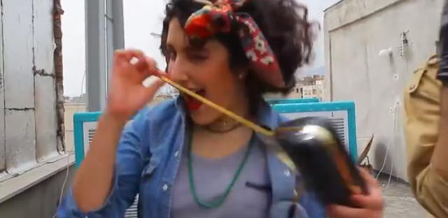 I ragazzi iraniani arrestati per aver girato un video di “Happy” sono stati condannati a 91 frustate e un anno di carcere con la condizionale