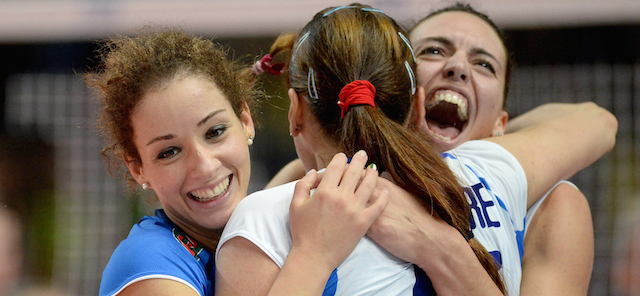 Le giocatrici italiane festeggiano la vittoria contro gli Stati Uniti. 
(Dino Panato/Getty Images for FIVB)