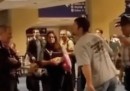 L'aggressione omofoba all'aeroporto di Dallas, in Texas