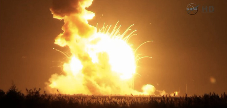Un razzo Antares è esploso durante il lancio