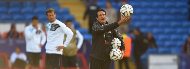 CARDIFF, WALES - AUGUST 11: Sevilla FC coach Unai Emery makes a point during Sevilla FC training prior to the UEFA Super Cup match at Cardiff City Stadium on August 11, 2014 in Cardiff, Wales. (Photo by Stu Forster/Getty Images)
