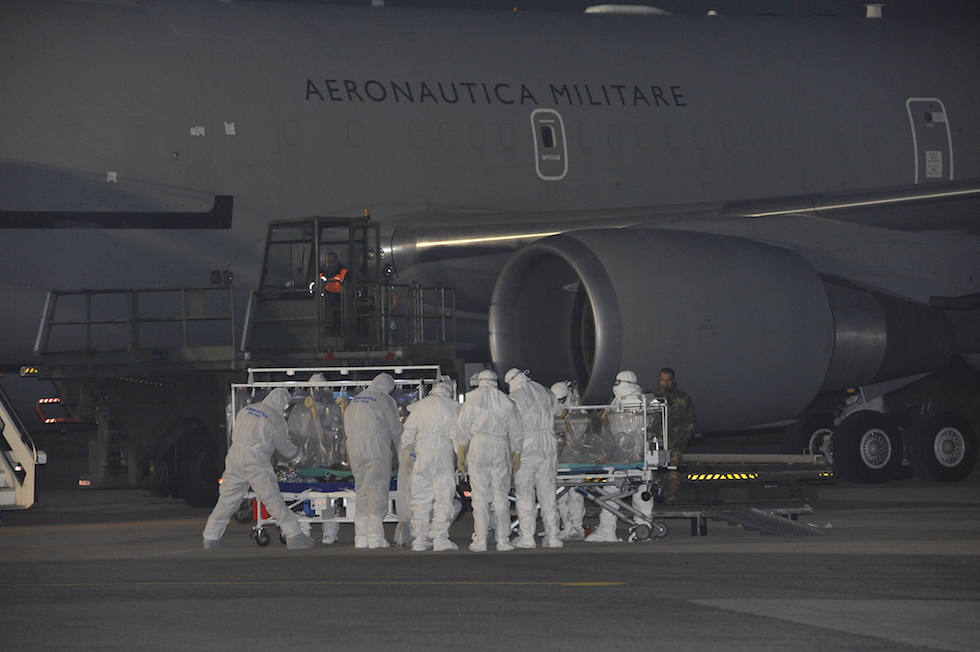 Le condizioni del medico italiano affetto da ebola sono “lievemente peggiorate”