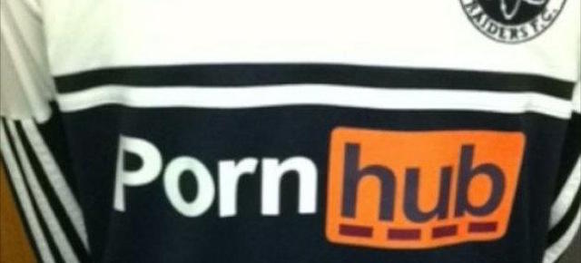 La squadra di calcio universitaria inglese che ha provato a usare PornHub  come sponsor - Il Post