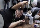 Una notte di scontri a Hong Kong