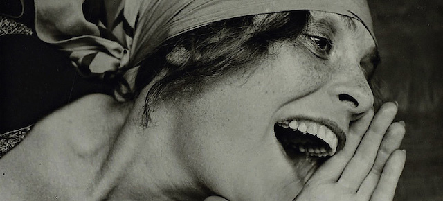 Alexander Rodchenko, "Lilya Brik", 1924.
(© Giunti Editore - Maria Adriana Giusti, Arte di Regime, 2014)