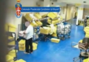 Il video dei tre dipendenti delle Poste Italiane che distruggevano la corrispondenza