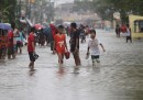 Il tifone Hagupit si sta indebolendo