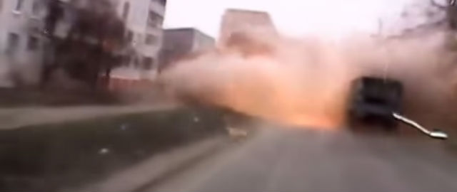 I video del bombardamento di Mariupol