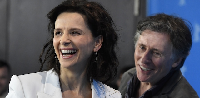 L'attrice francese Juliette Binoche (50) e l'attore irlandese Gabriel Byrne (64) al photocall di Nobody Wants the Night presentato al Festival del cinema di Berlino, in Germania.
(TOBIAS SCHWARZ/AFP/Getty Images)