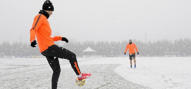 Stephan Lichtsteiner e Simone Padoin durante un allenamento della Juventus, 5 febbraio 2015
(LaPresse - Daniele Badolato)