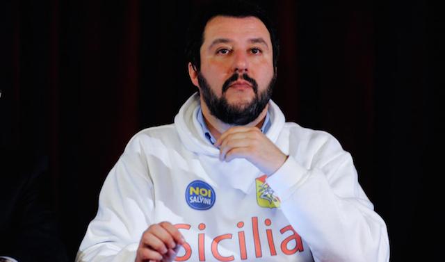 Salvini e la sua felpa in tv
