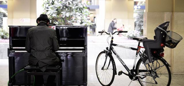 Il pianoforte per i passanti a Torino