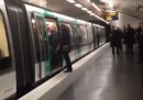 Il video dei tifosi del Chelsea che impediscono a un uomo nero di prendere la metro