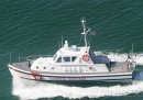 Nel pomeriggio di ieri una motovedetta libica ha aperto il fuoco contro una nave della Guardia Costiera italiana che stava aiutando un barcone di migranti