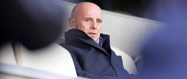 MADRID, SPAIN: Real Madrid's Sporting Director Italian Arrigo Sacchi looks at his players during a training session on the eve of their Champions League football match against Juventus, at Santiago Bernabeu stadium in Madrid, 21 February 2005. AFP PHOTO/ JAVIER SORIANO (Photo credit should read JAVIER SORIANO/AFP/Getty Images)