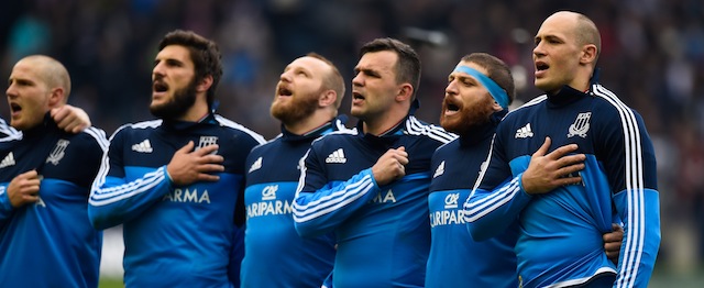 EDINBURGH, SCOTLAND - FEBRUARY 28: Italy captain Sergio Parisse (r) and team sing the national anthem before the RBS Six Nations match between Scotland and Italy at Murrayfield Stadium on February 28, 2015 in Edinburgh, Scotland. (Photo by Stu Forster/Getty Images)
