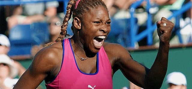 Serena Williams esulta dopo l'ultimo punto della vittoria contro Kim Clijsters, in finale (JOHN MABANGLO/AFP/Getty Images)