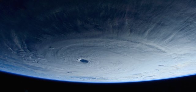 Il tifone Maysak fotografato dall'astronauta Samantha Cristoforetti, dalla Stazione Spaziale Internazionale, 31 marzo 2015. 
(AP Photo/NASA, Samantha Cristoforetti) .