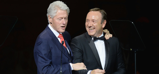 Bill Clinton e Kevin Spacey a una serata di gala alla Carnegie Hall a New York, nel 2014. 
(Jamie McCarthy/Getty Images)