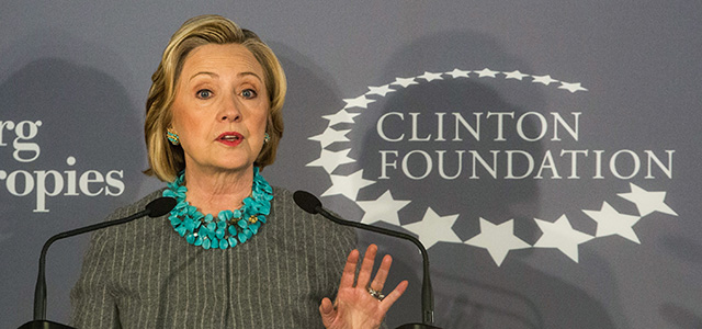 Hillary Clinton, in una fotografia del 15 dicembre 2014 (Photo by Andrew Burton/Getty Images)