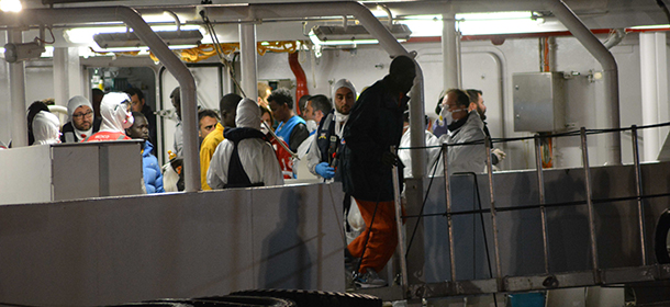 Foto Andrea Di Grazia/Lapresse
21-4-2015
Catania
Cronaca
L'arrivo al porto di Catania dei superstiti del naufragio