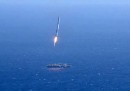 SpaceX è quasi riuscita a fare atterrare il suo razzo spaziale su una barca