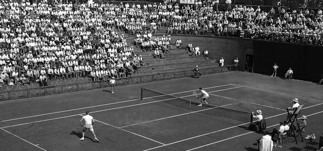 � Silvio Durante / LaPresse
Archivio storico
12-06-1953
Coppa Davis a Torino
Nella foto: Il campo centrale dello SPORTING CLUB di Torino dove si svolgono gli incontri di tennis di Coppa DAVIS tra l'Italia e la Svezia
NEG-42223