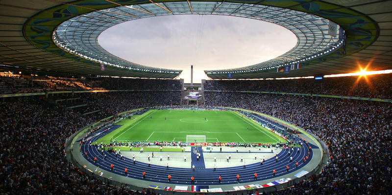 L'Olympiastadion di Berlino durante la finale dei Mondiali del 2006 fra Italia e Francia (STAFF REMOTE/AFP/Getty Images)