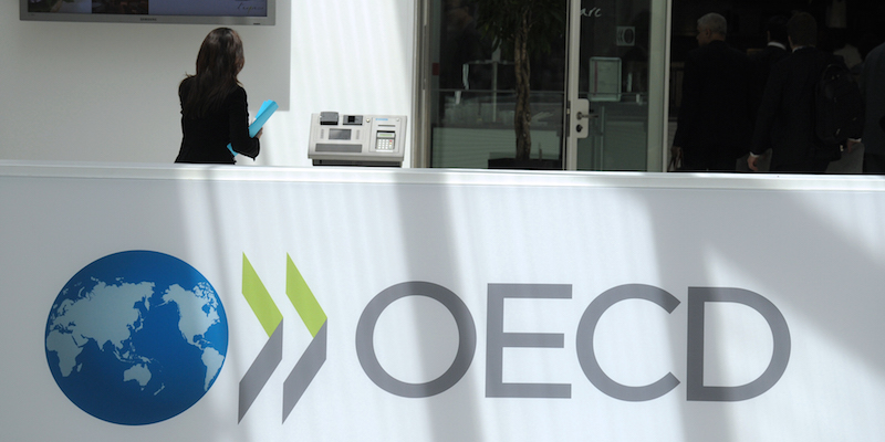 La sede dell'Ocse a Parigi. In inglese l'Ocse si chiama Oecd. Foto di Eric Piermont/AFP/Getty Images