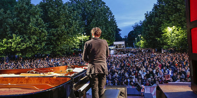 Una foto del concerto di Hauschka all'Arena Civica di Milano (credit Piano City Milano) 