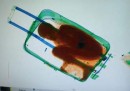 Il bambino trovato in una valigia a Ceuta