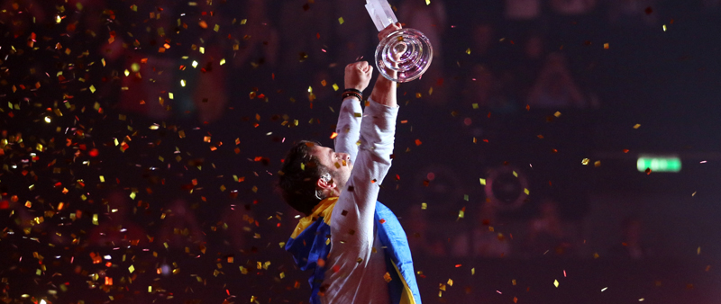 Mans Zelmerlow della Svezia dopo la vittoria. (AP Photo/Ronald Zak)